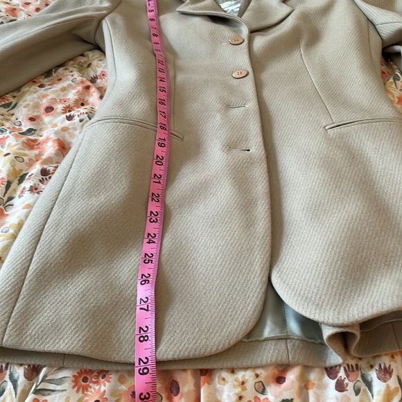 Elements exclusively Spiegel wool beige blazer size 2 - Picture 10 of 11